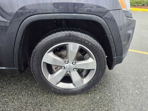 Used 2015 Jeep Grand Cherokee Limited w/ Trailer Tow Group IV image 9