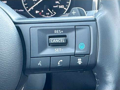 Used 2024 Nissan Rogue SV w/ SV Premium Package image 10