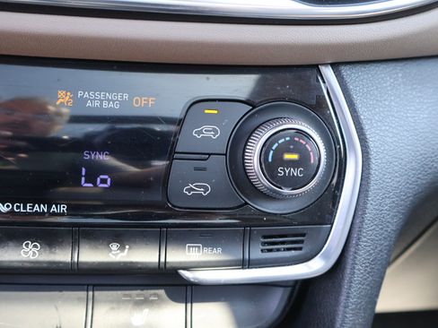 Used 2020 Hyundai Santa Fe SEL image 33