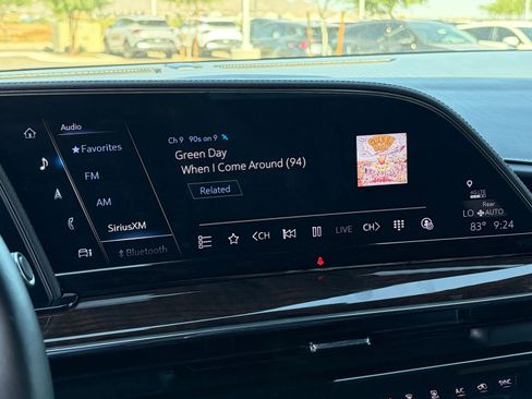 Used 2022 Cadillac Escalade Sport Platinum w/ LPO, ONYX Package AWD/4WD image 27