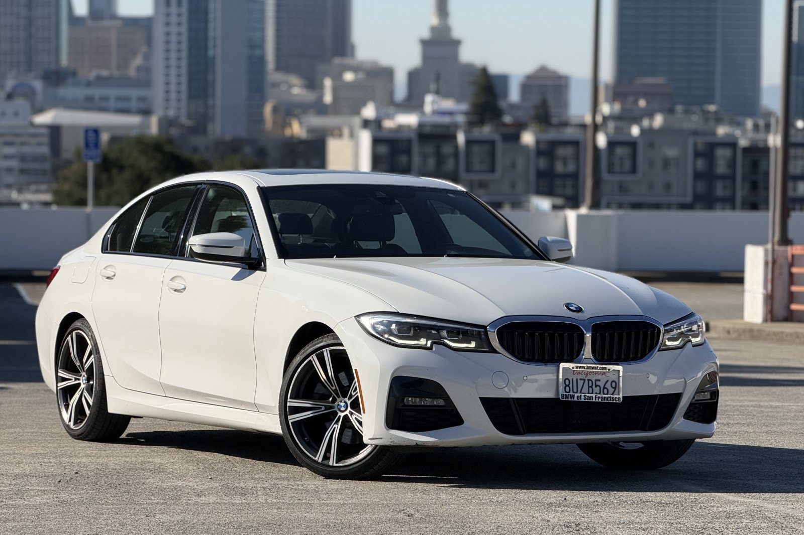 Used 2021 BMW 330i Sedan w/ M Sport Package RWD image 2