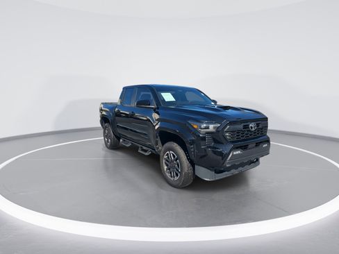 Used 2024 Toyota Tacoma TRD Sport image 2