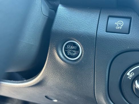 Used 2025 Nissan Frontier SV w/ Tow Package image 27