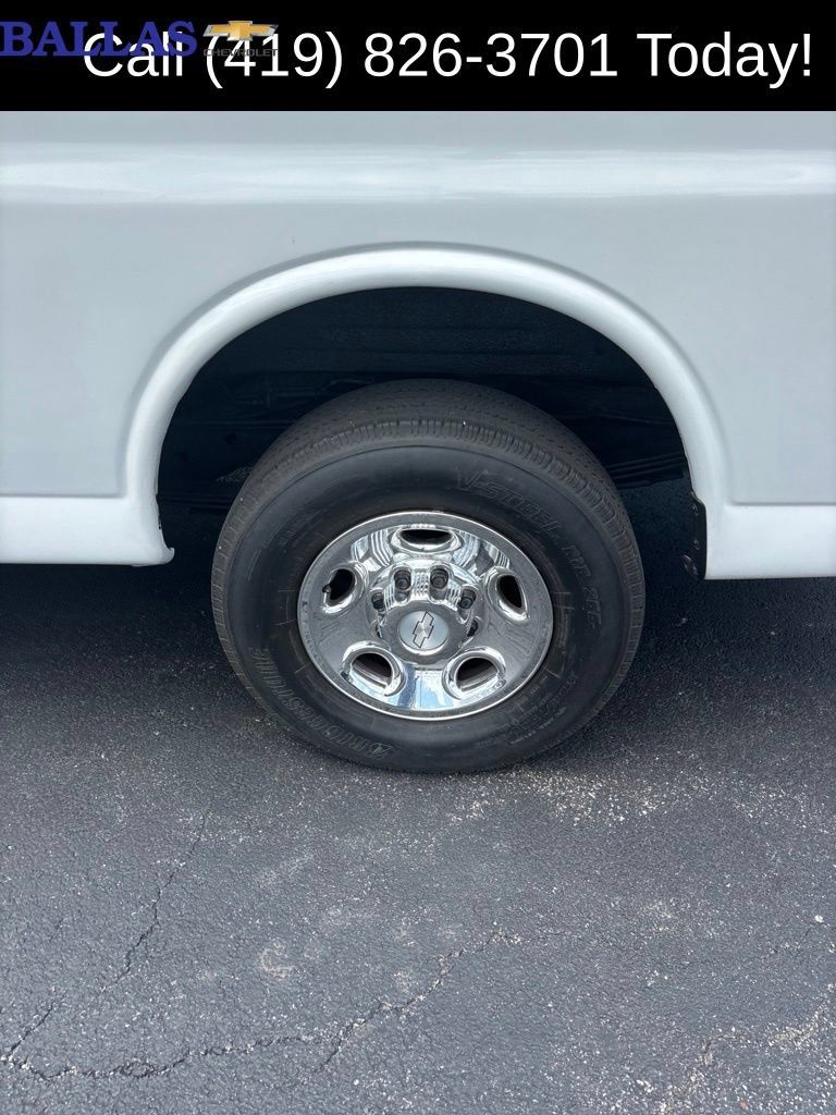 Used 2020 Chevrolet Express 2500 Extended RWD image 9
