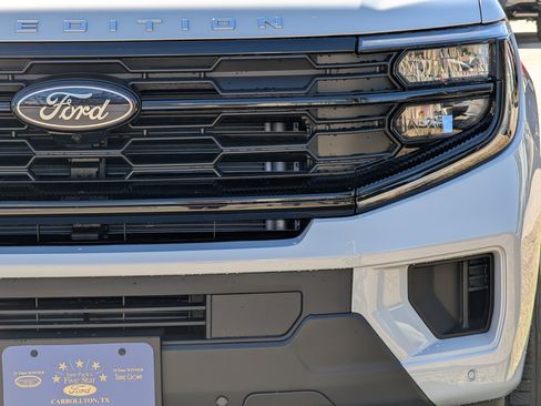 New 2025 Ford Expedition Max Active image 8
