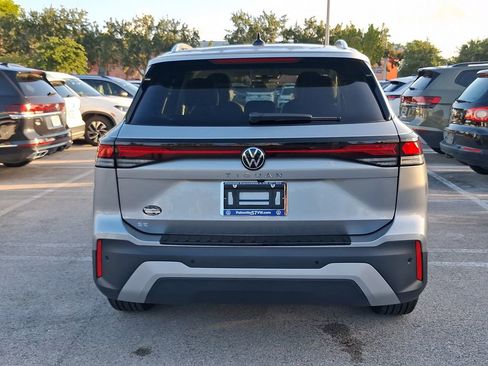 New 2026 Volkswagen Tiguan SE FWD image 4