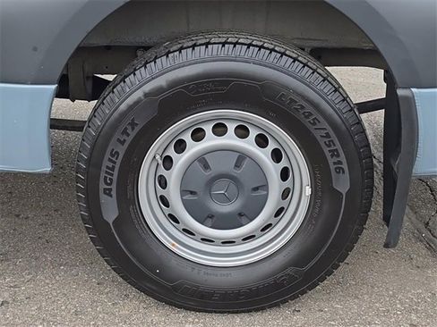 Used 2023 Mercedes-Benz Sprinter 2500 image 12