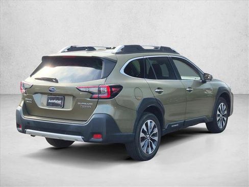 Used 2023 Subaru Outback Touring AWD/4WD image 6