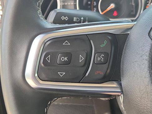 Used 2018 Jeep Wrangler Unlimited Sahara AWD/4WD image 13