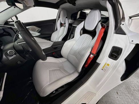 Used 2024 Chevrolet Corvette Z06 w/ Z07 Performance Package RWD image 9