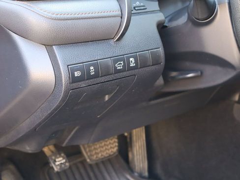 Used 2019 Toyota Camry LE FWD image 19