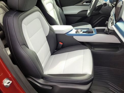 New 2026 Chevrolet Equinox EV LT image 27