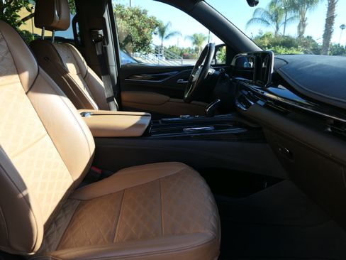 Certified 2022 Cadillac Escalade ESV Sport w/ Touring Package AWD/4WD image 28