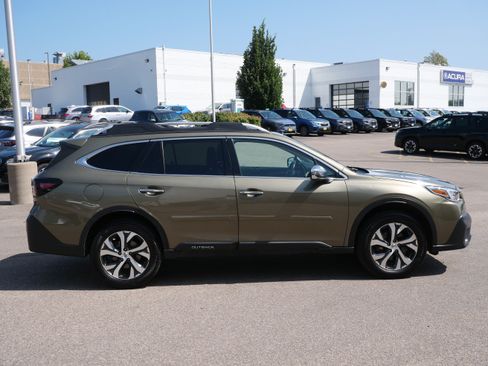 Used 2022 Subaru Outback Touring XT AWD/4WD image 8
