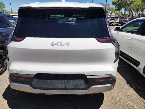 Certified 2026 Kia EV9 Light RWD image 11