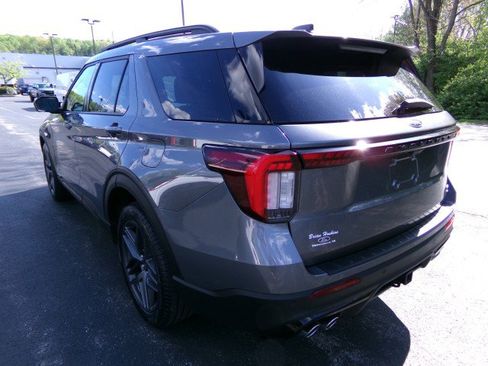 Used 2025 Ford Explorer ST AWD/4WD image 7