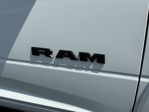 Used 2023 RAM 2500 Limited w/ Night Edition AWD/4WD image 7