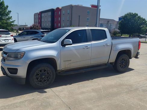 Used 2015 Chevrolet Colorado LT RWD image 2