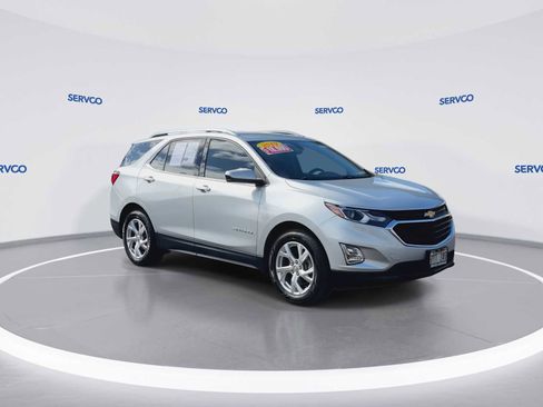 Used 2019 Chevrolet Equinox LT FWD image 2