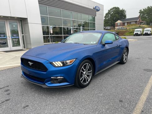 Used 2017 Ford Mustang Coupe RWD image 2
