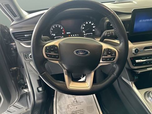 Used 2022 Ford Explorer XLT w/ Equipment Group 202A image 15