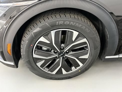 Used 2024 Kia EV6 Light AWD/4WD image 11