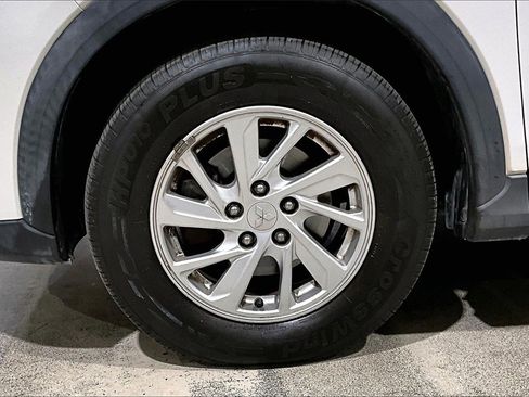 Used 2019 Mitsubishi Eclipse Cross ES image 7