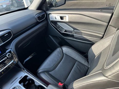 Used 2022 Ford Explorer ST w/ Equipment Group 401A image 11