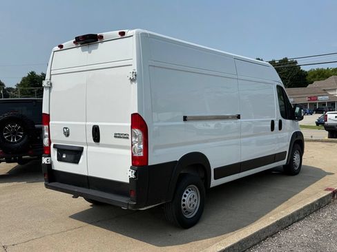 Used 2025 RAM ProMaster 2500 w/ Convenience Group FWD image 6