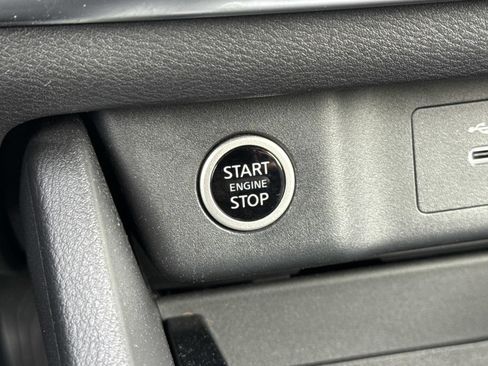 Used 2023 Nissan Rogue SV image 14