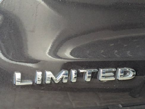 Used 2023 Ford Expedition Limited image 9