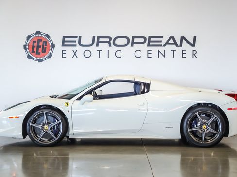 Used 2015 Ferrari 458 Spider RWD image 8