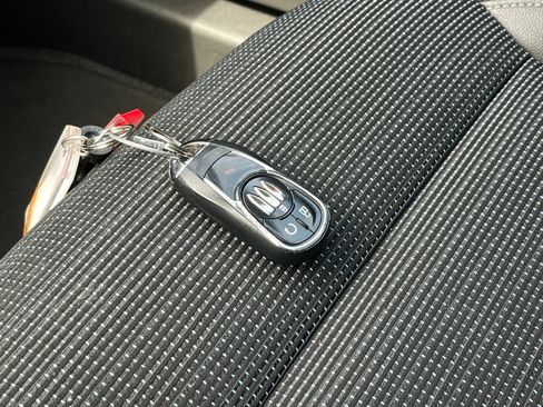 Used 2025 Buick Envista Preferred FWD image 25