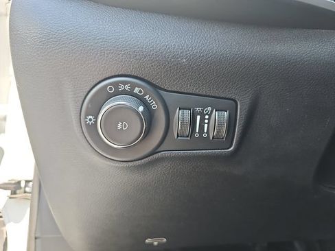 Used 2024 Jeep Compass Latitude AWD/4WD image 23