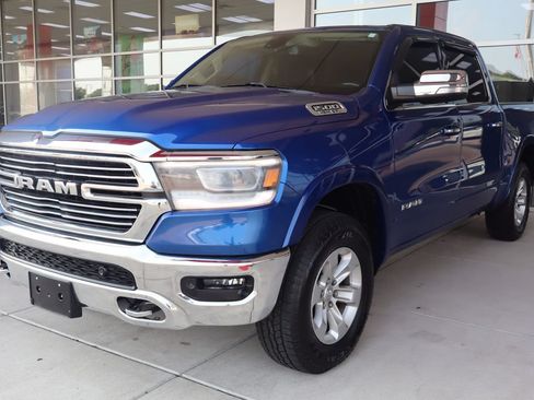 Used 2019 RAM 1500 Laramie AWD/4WD image 3