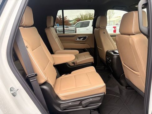 Used 2024 Chevrolet Tahoe Premier AWD/4WD image 11