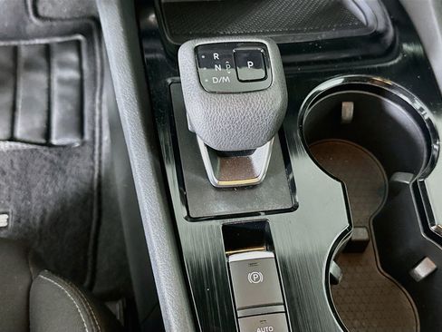 Used 2023 Nissan Rogue S FWD image 24