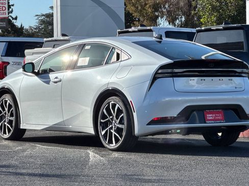 New 2026 Toyota Prius Plug-In Hybrid image 7