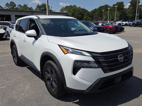 New 2026 Nissan Rogue SV AWD/4WD image 15