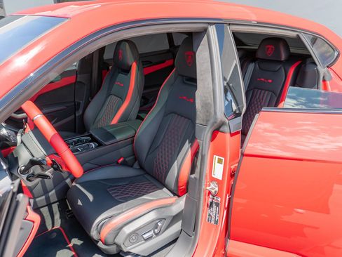 Used 2024 Lamborghini Urus S AWD/4WD image 11