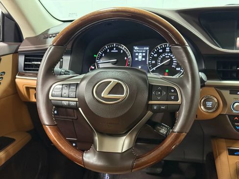 Used 2017 Lexus ES 350 w/ Premium Package FWD image 24