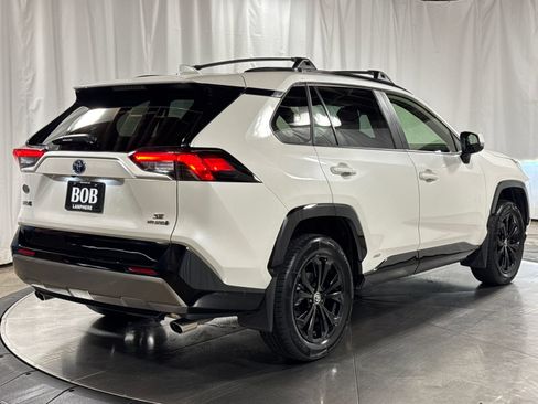Used 2022 Toyota RAV4 SE w/ Convenience Package AWD/4WD image 10