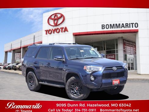 Used 2022 Toyota 4Runner SR5 Premium w/ Moonroof Package AWD/4WD image 1