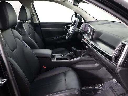 Certified 2025 Kia Sorento S w/ Panoramic Sunroof Package FWD image 19