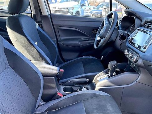 Used 2025 Nissan Versa SV w/ Trunk Package image 10