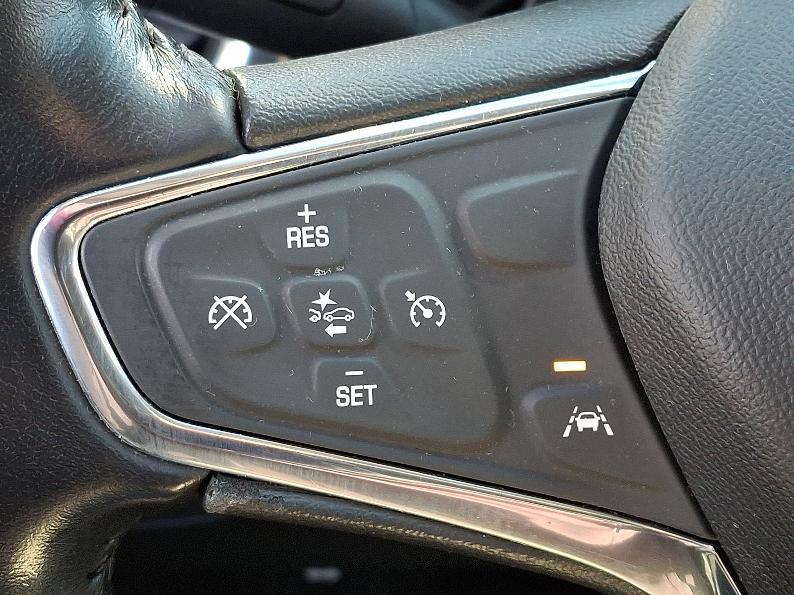 Used 2020 Chevrolet Equinox LT w/ Driver Convenience Package AWD/4WD image 21