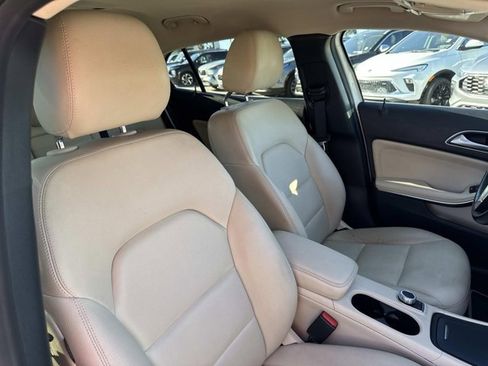 Used 2015 Mercedes-Benz GLA 250 4MATIC image 16