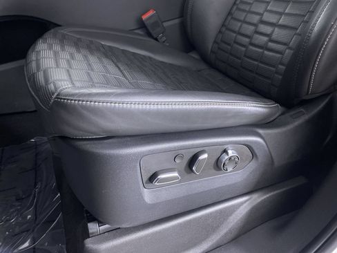Certified 2023 Cadillac Escalade ESV V AWD/4WD image 10