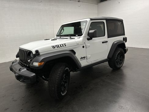 Used 2021 Jeep Wrangler Sport AWD/4WD image 4