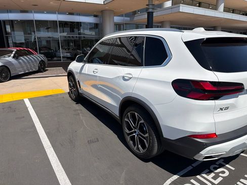 Used 2025 BMW X5 sDrive40i RWD image 4